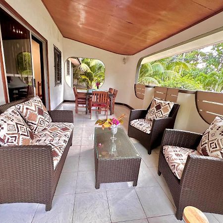 88 Days Self Catering Holidays & Accomodation Baie Lazare  Exteriér fotografie