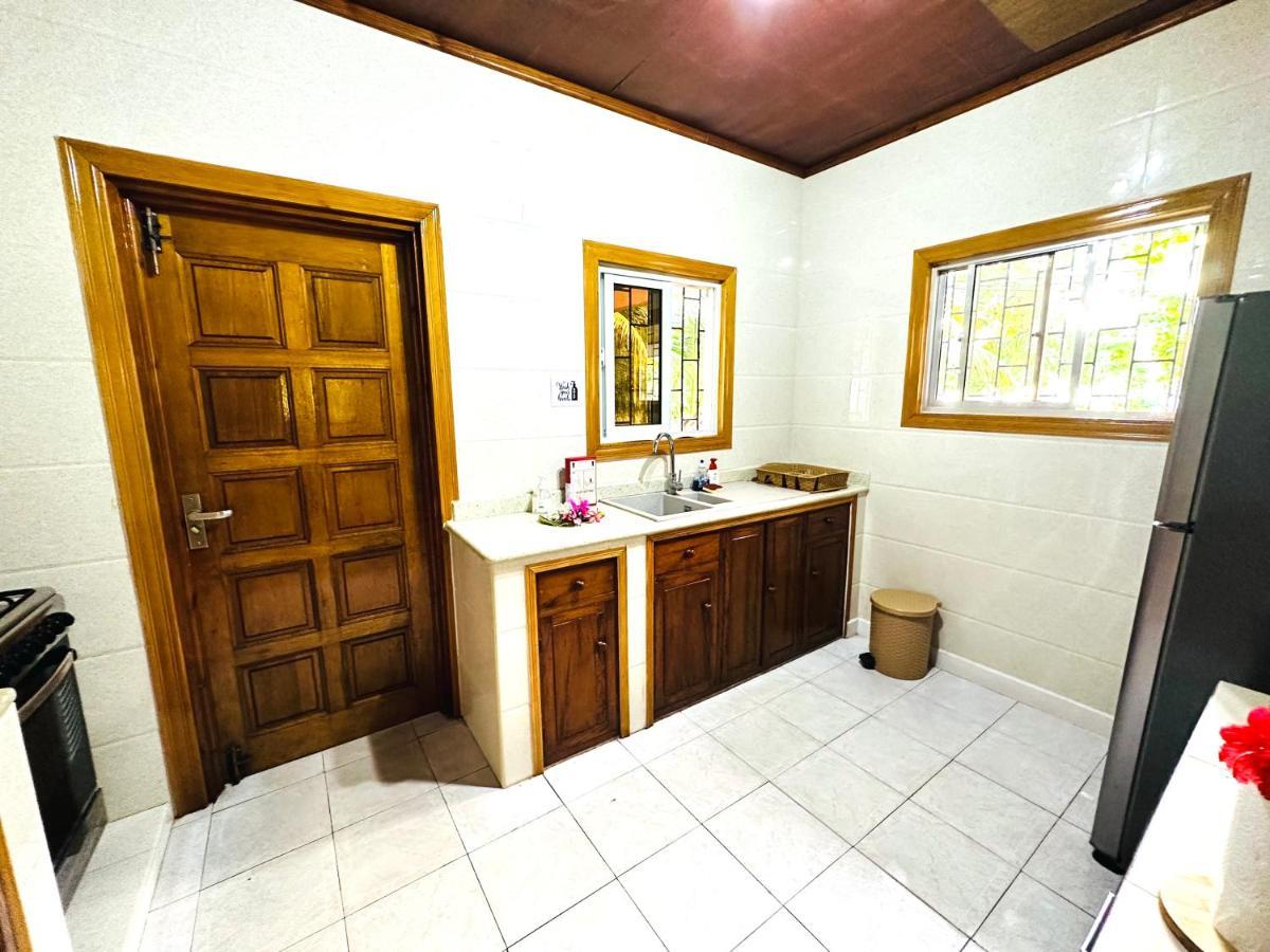 88 Days Self Catering Holidays & Accomodation Baie Lazare  Exteriér fotografie