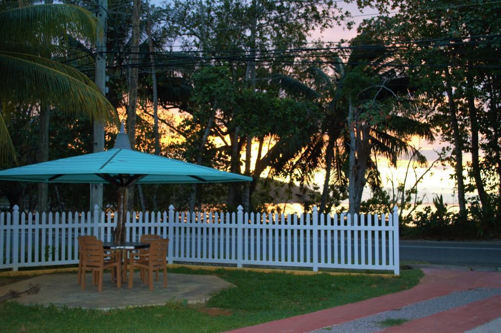88 Days Self Catering Holidays & Accomodation Baie Lazare  Exteriér fotografie